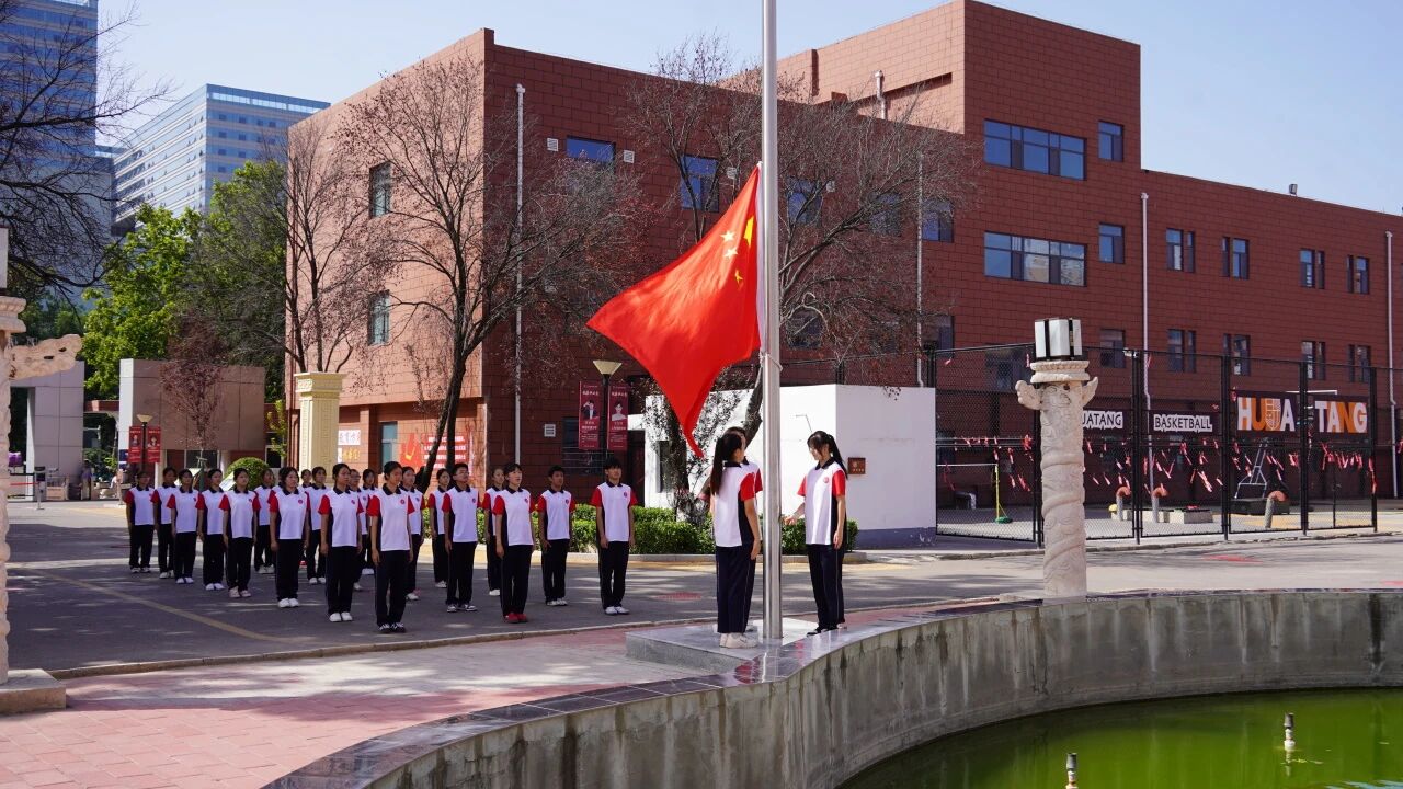 精英華唐2025級新生軍訓結營儀式超燃呈